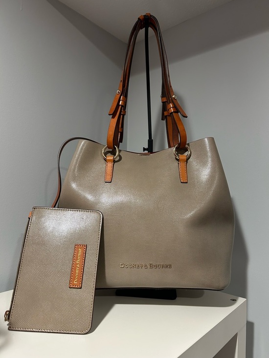 Dooney & Bourke Handbags - Dooney & Bourke Sienna Briana Textured Leather Tote w Matching Wristlet NWOT